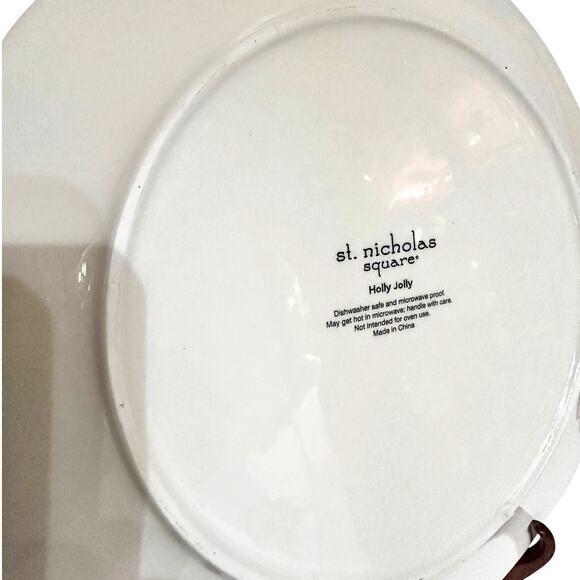 St. Nicholas Square "Holly Jolly" Embossed 11" Dinner Plate-Excellent Condition! - Picture 4 of 5